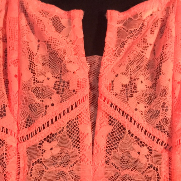 VS Strapless Bra - Picture 6 of 6